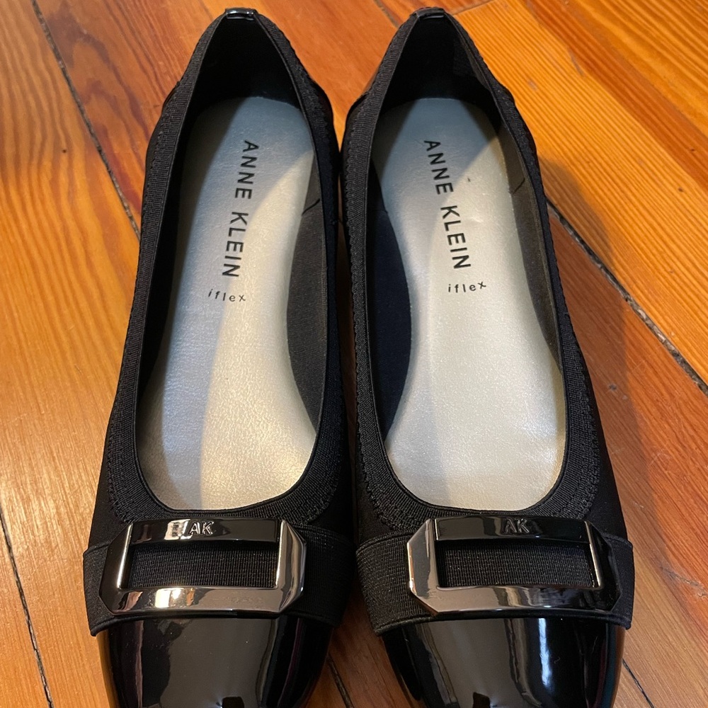 Anne Klein Black Flats with Metallic Detail